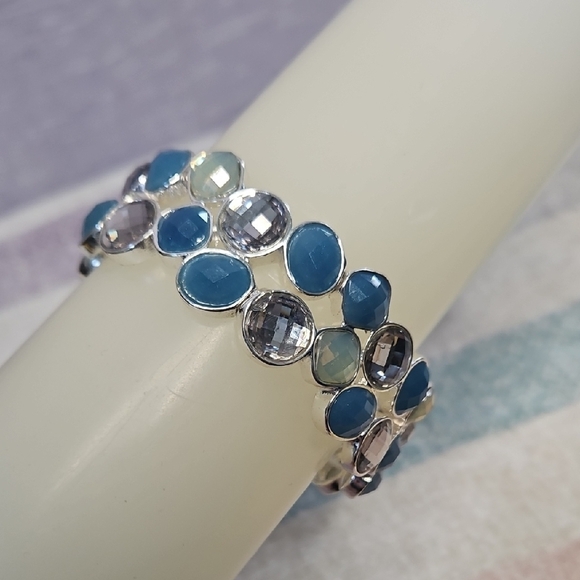 Elegant Blue and Silver Women's Bracelet - Picture 1 of 3